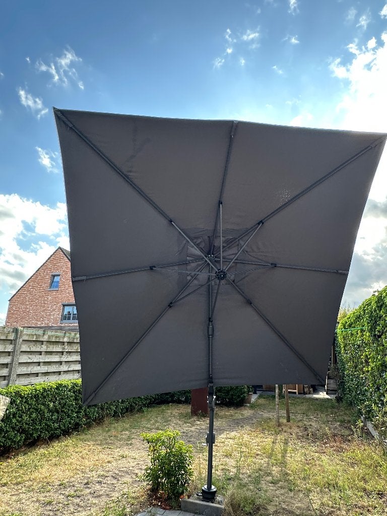 Zweefparasol, Ophalen, Gebruikt, Kantelbaar, 2 tot 3 meter