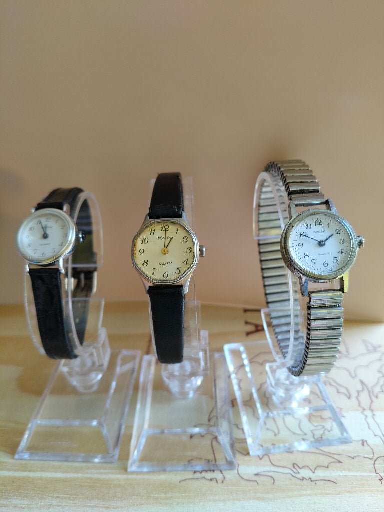 montres Pontiac, Bijoux, Sacs & Beauté, Montres | Femmes, Montre-bracelet, Autres marques, Enlèvement ou Envoi, Acier