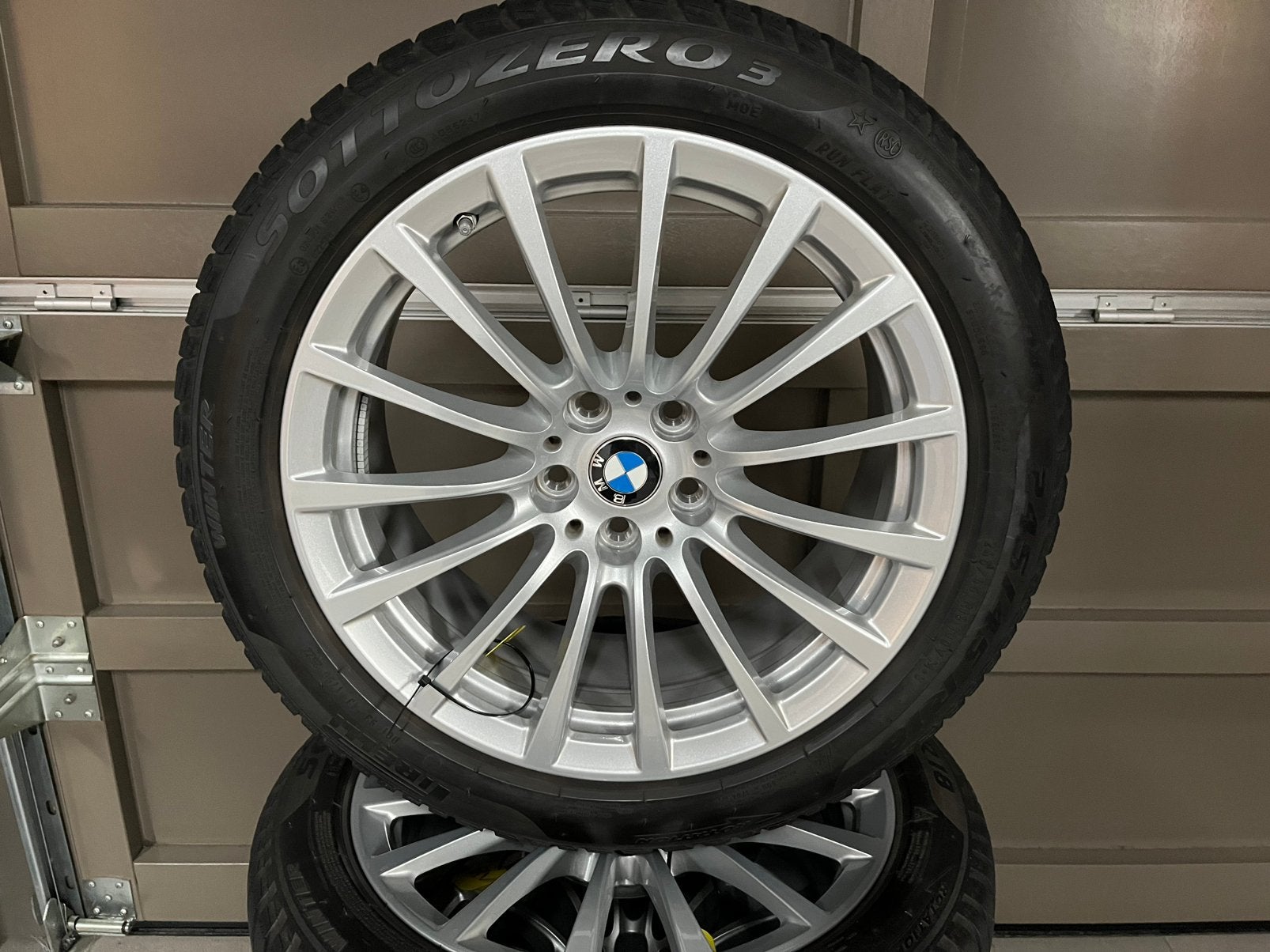 Originele BMW Velgen met Winterbanden G30 G31 18inch ., 18 inch, Banden en Velgen, Winterbanden, Ophalen