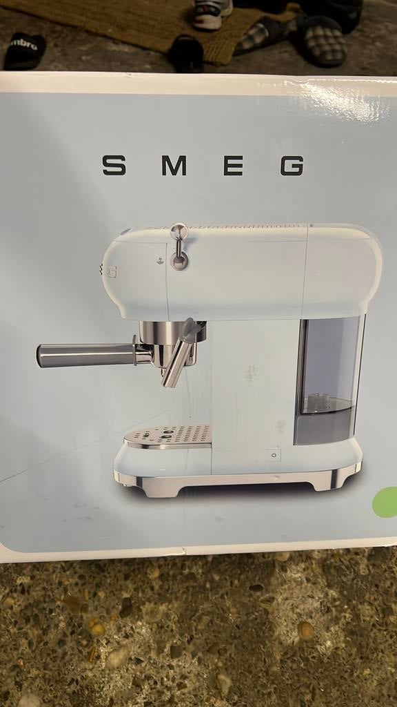 Smeg espressoklassieker, Elektronische apparatuur, Koffiezetapparaten, Ophalen, Afneembaar waterreservoir, Espresso apparaat, Nieuw