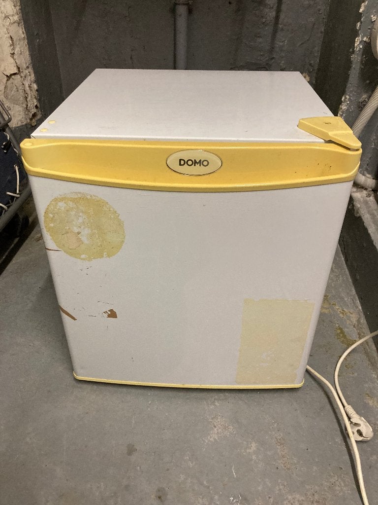 Modèle de table de réfrigérateur DOMO, Electroménager, Enlèvement ou Envoi, Avec compartiment congélateur, Moins de 45 cm, Utilisé