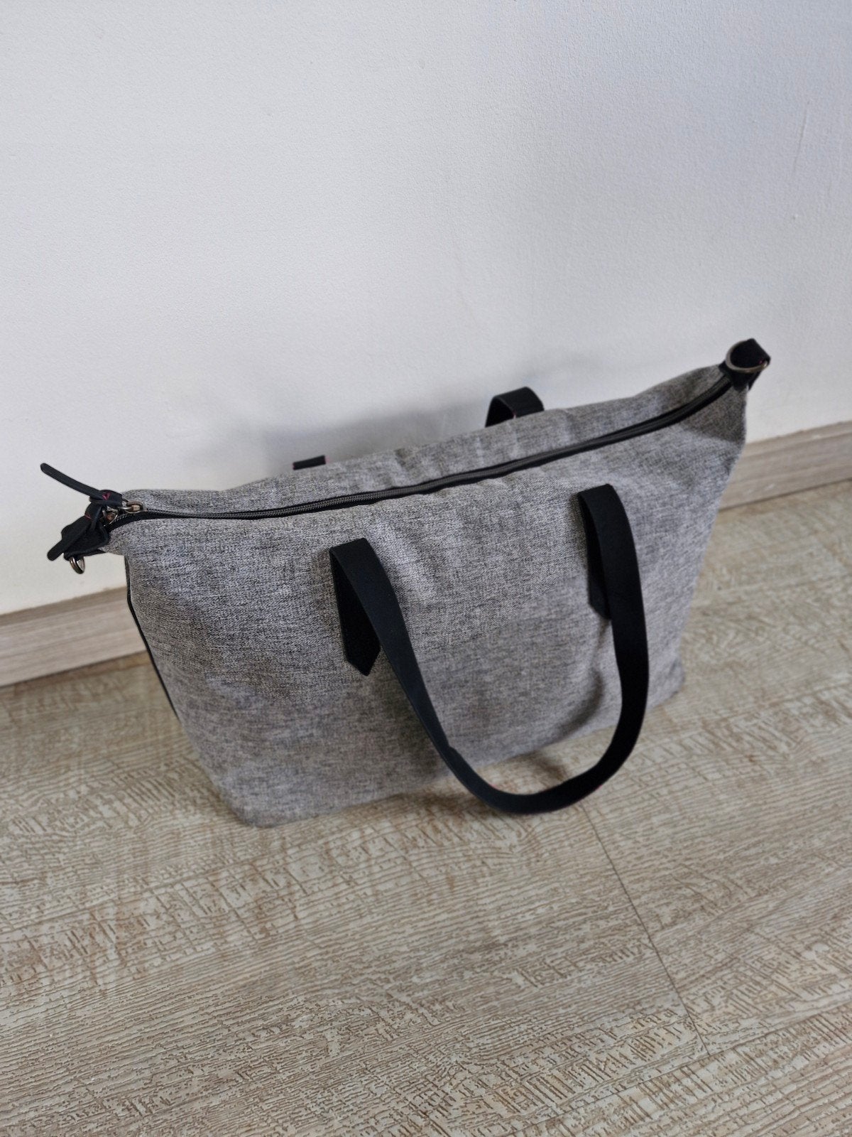 Sac de bébé Babymoov gris, Enfants & Bébés, Sac d'épaule, Poches supplémentaires, Enlèvement ou Envoi, Gris