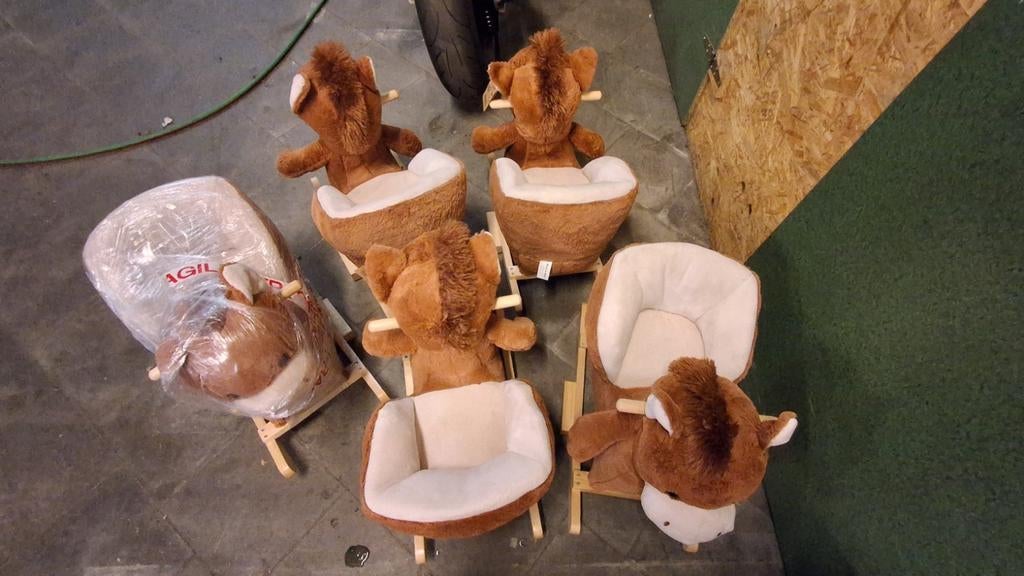 Max&Sax bruin houten hobbelpaard, Ophalen