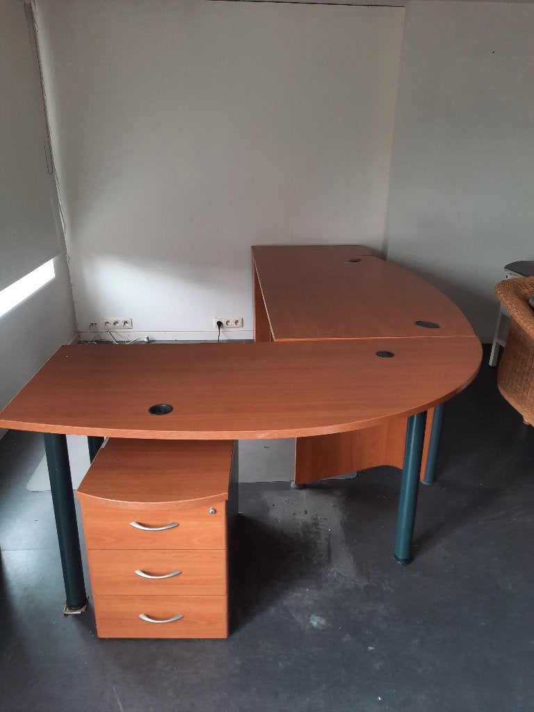 bureau met 2 lade kasten - GRATIS, Huis en Inrichting, Bureaus, Ophalen, Gebruikt, Hout, 270 cm