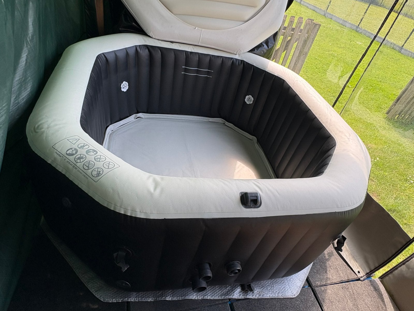 Intex PureSpa Bubble&Jet Deluxe 4-persoons /gloednieuwe pomp, Enlèvement, Comme neuf, Tapis de sol, Gonflable