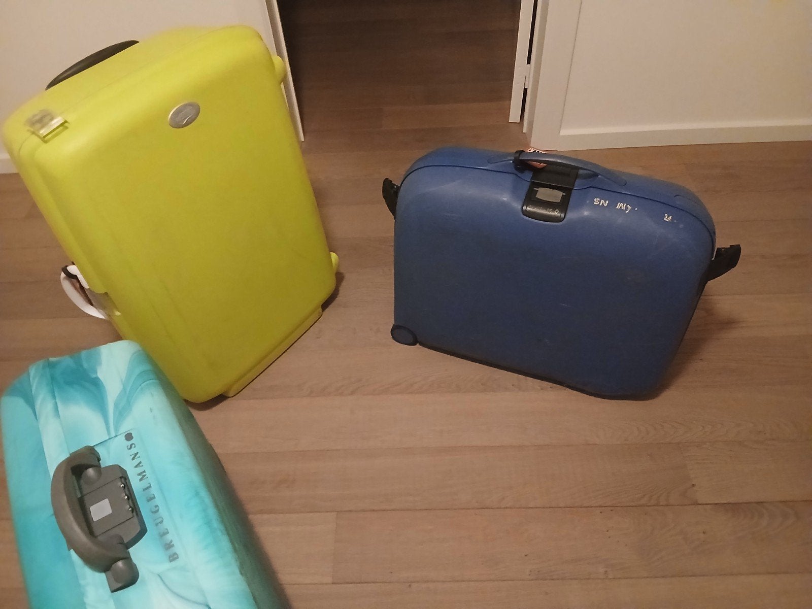 reiskoffers, Handtassen en Accessoires, Koffers, Gebruikt, Hard kunststof, Slot, 35 tot 45 cm