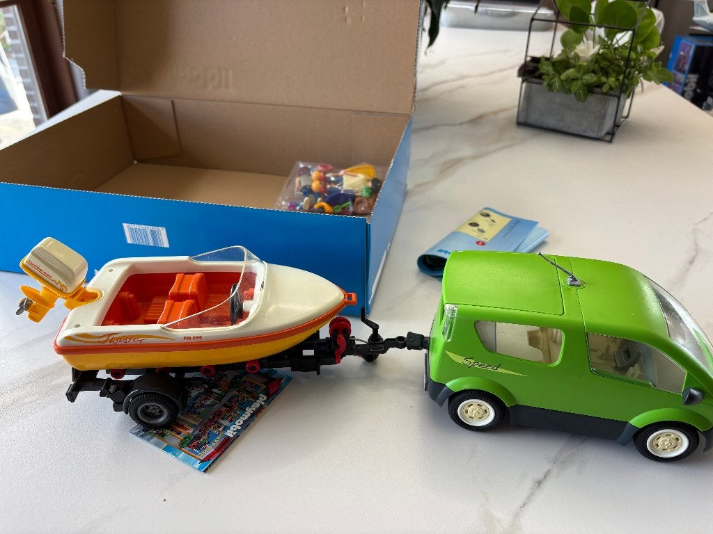 Playmobil 4144 - Voiture familiale avec remorque, Comme neuf, Bateau, City action, Kit complet