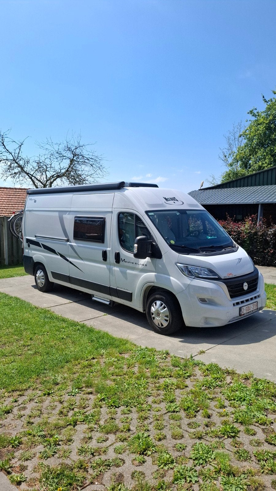 Mobilhome McLouis Menfys Van 5 S-Line 2023 22.000 km EN PARF, Caravanes & Camping, Camping-cars, Particulier, jusqu'à 3, Modèle Bus ou Fourgon aménagé