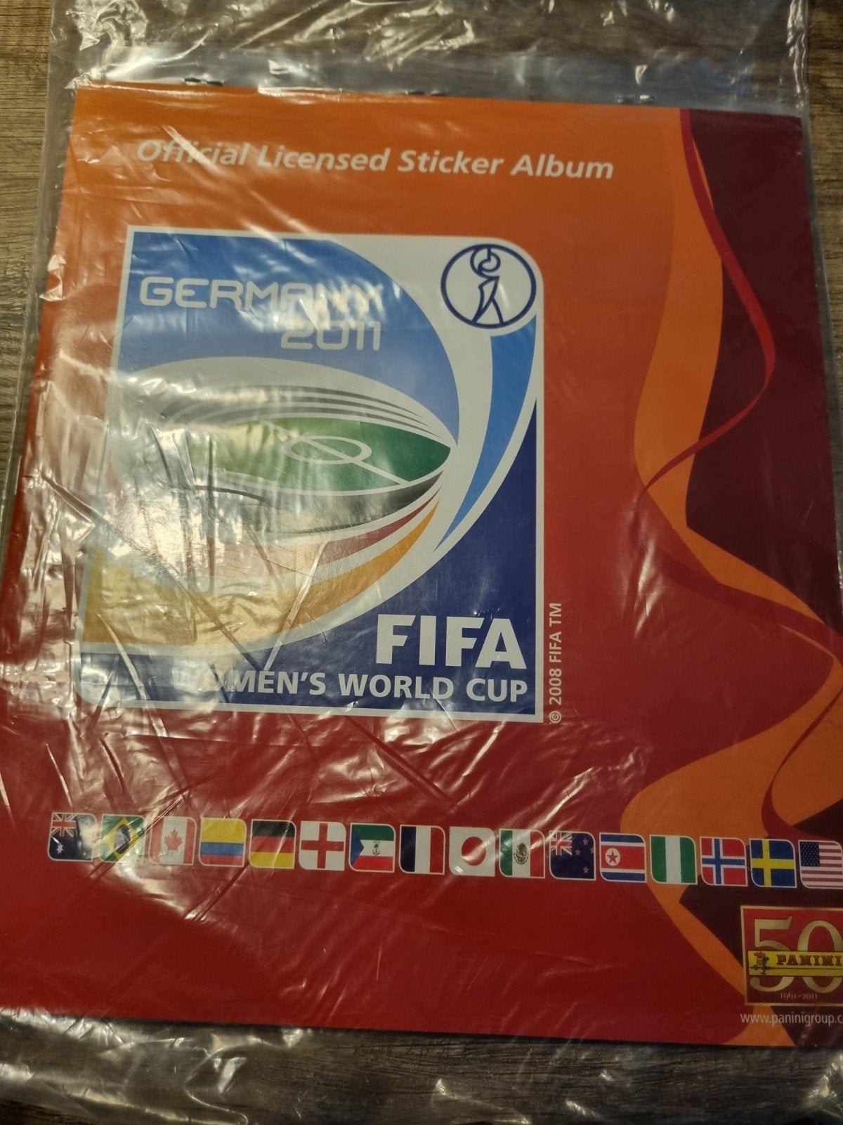 Album vide féminin Panini Worldcup 2011 + set complet bizarr, Collections, Envoi