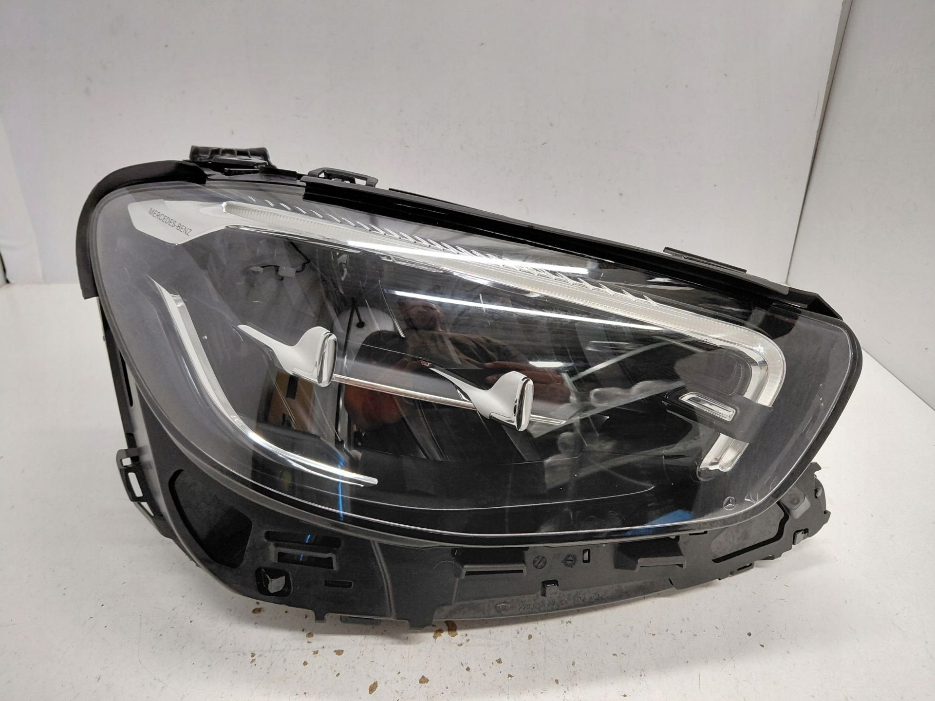 Phare droit Mercedes Classe E W213 A2139067609, Mercedes-Benz AG, Mercedes-Benz, Utilisé, Mercedesstrasse 120
70372  Stuttgart, DE