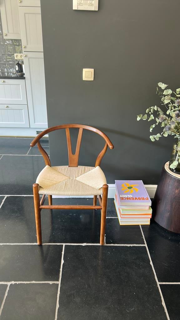 Wishbone chair in walnoot "Y-stoel Wegner", Ophalen, Zo goed als nieuw