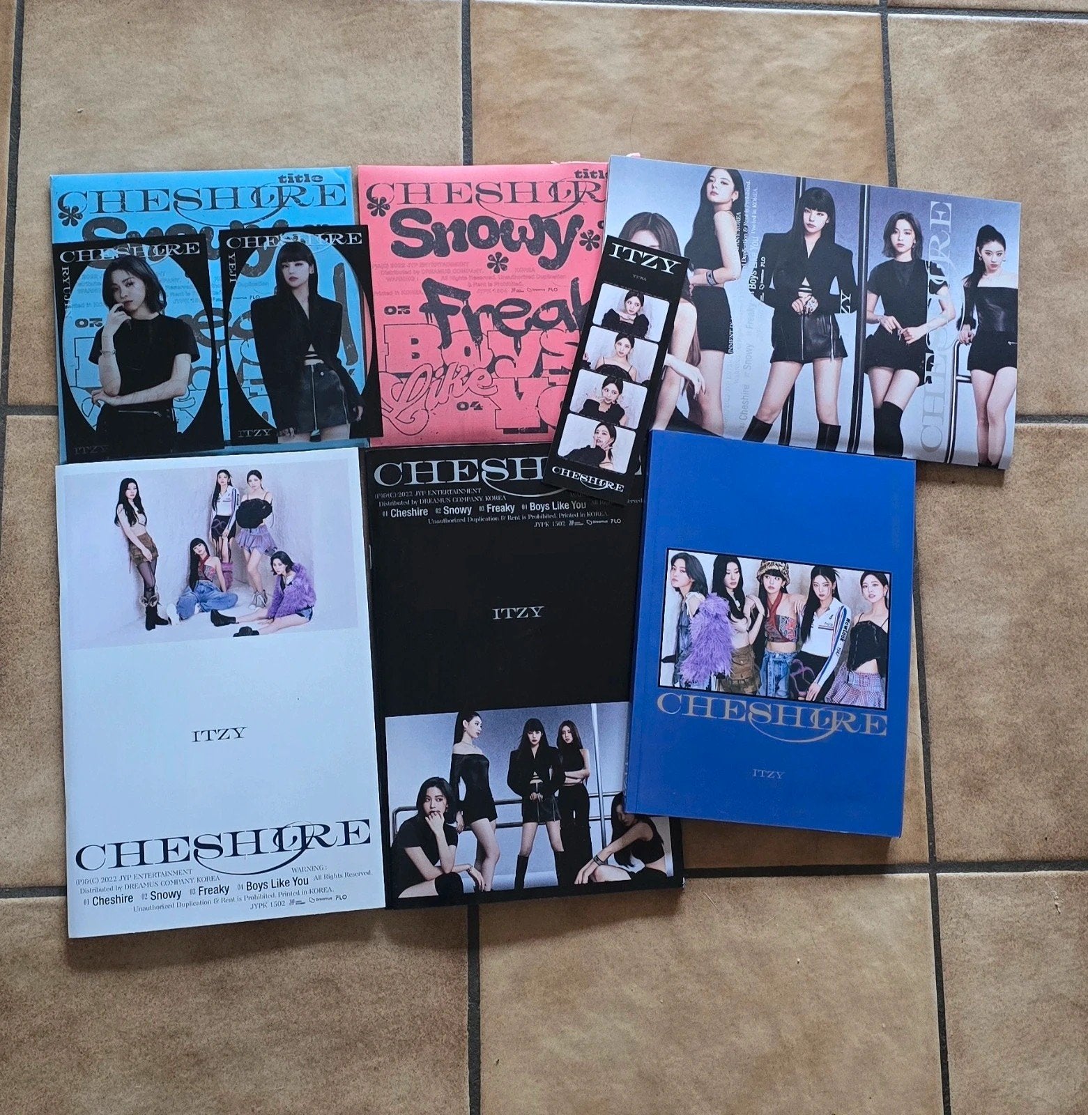 Lot 6 Albums ITZY Cheshire, CD & DVD, CD | Musique du monde, Digipak, Utilisé, Album, Autres genres