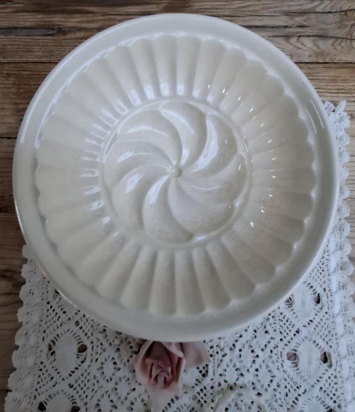 Ronde creme aardewerk puddingvorm, Antiek en Kunst, Ophalen of Verzenden