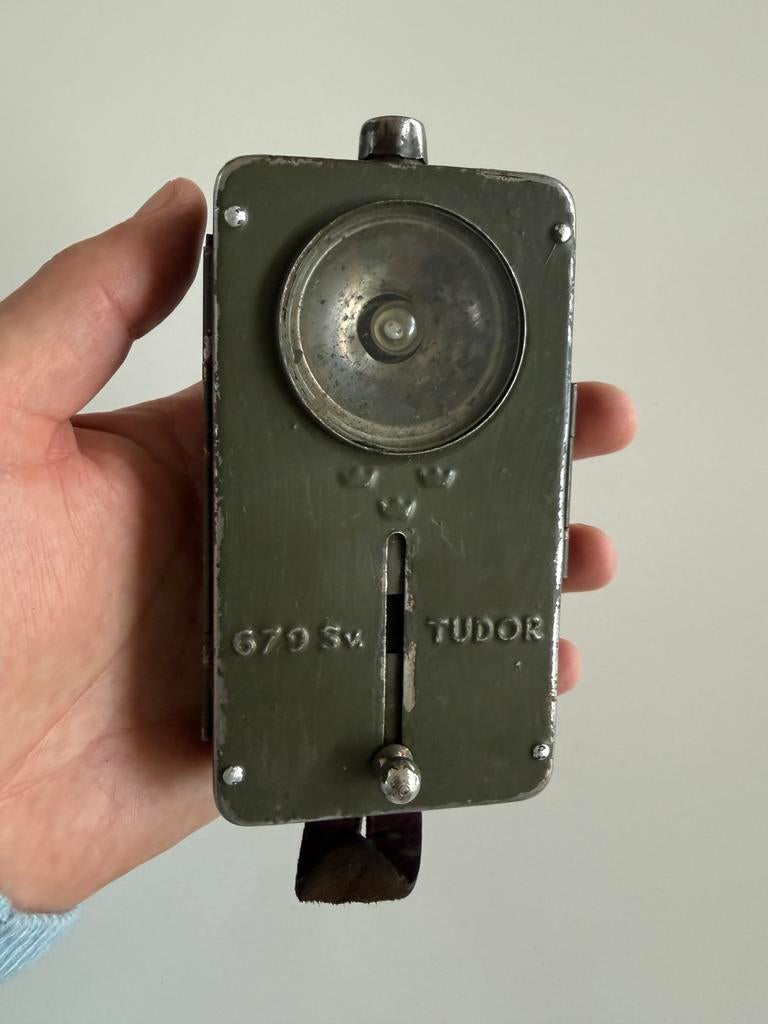 Vintage militaire signaallamp / zaklamp TUDOR 679 Sv., Ophalen of Verzenden, Overige soorten, Overige typen
