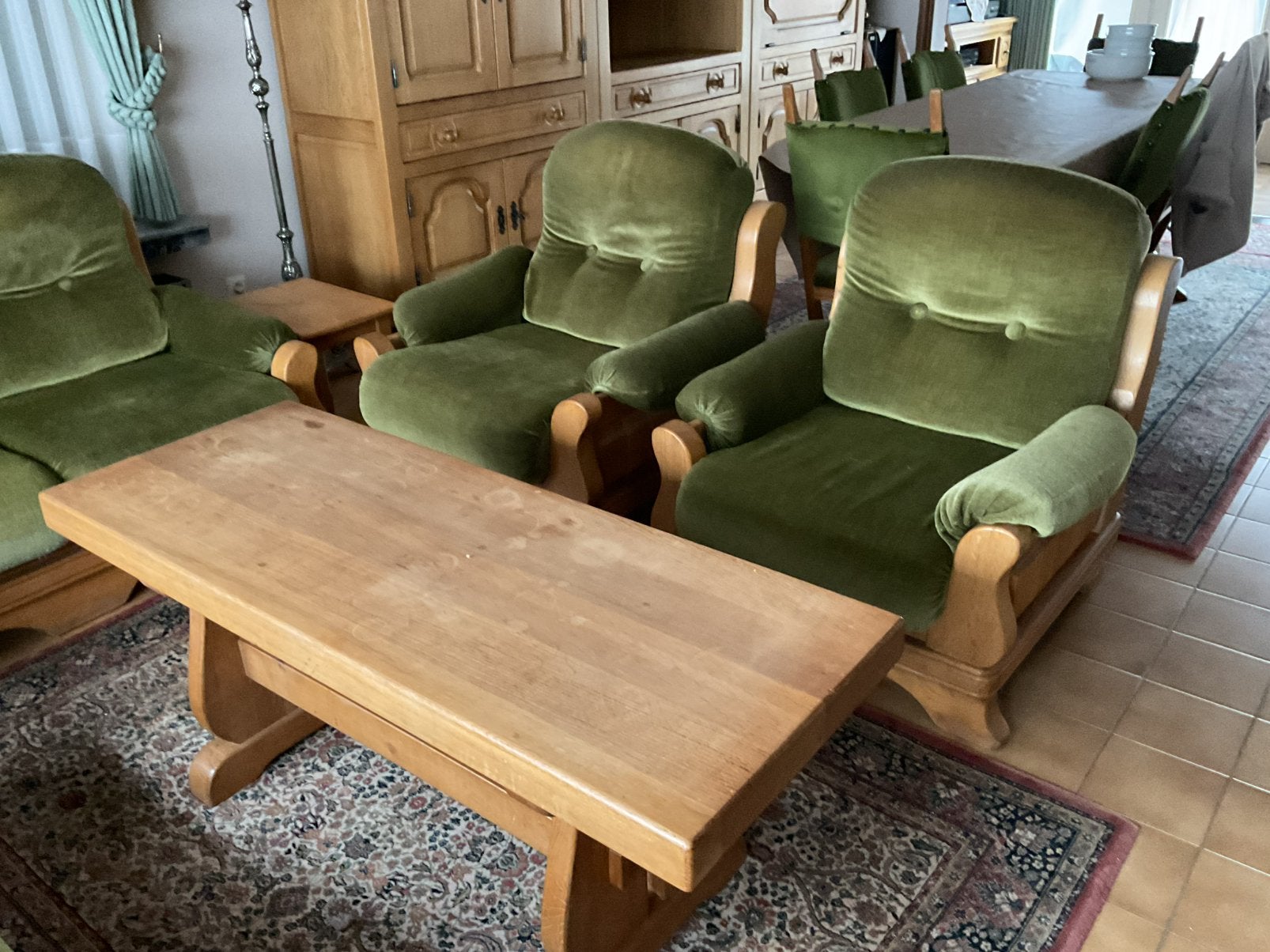 eiken salon met groene stoffen kussens, Ophalen