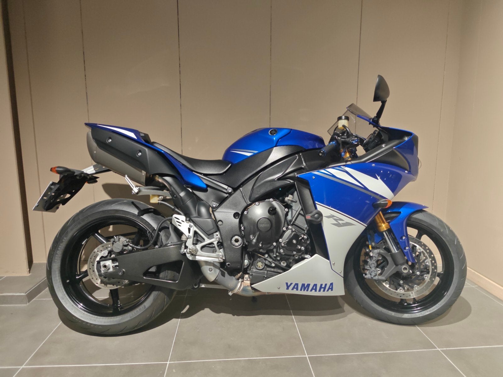 Yamaha R1  2013 !!, Motoren, Motoren | Yamaha, 4 cilinders, Motorrijbewijs A, Sport, Handgeschakeld