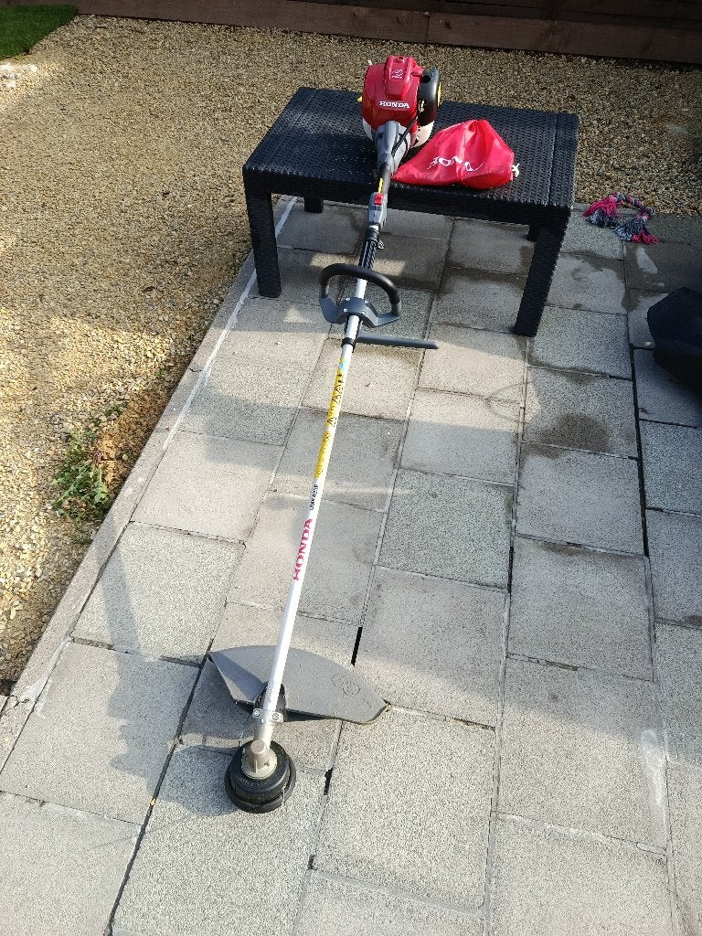 Débroussailleuse honda, Jardin & Terrasse, Débroussailleuses, Honda, Comme neuf, 30 à 50 cm, Enlèvement