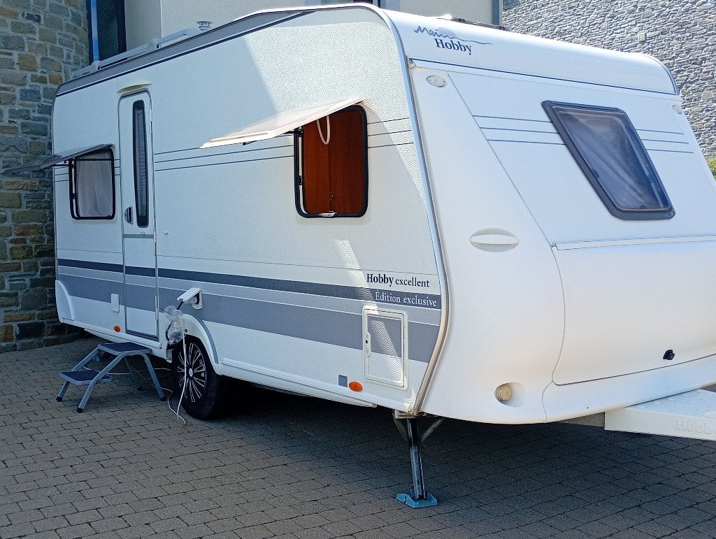 caravane hobby, Caravanes & Camping, Caravanes, Particulier, jusqu'à 4, 1000 - 1250 kg, Banquette en rond, Hobby, Grand lit, Coin salon convertible