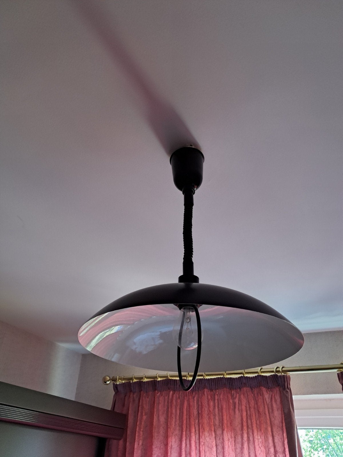 Lustre moderne, Enlèvement