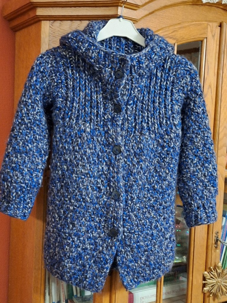 Gilet Manteau/gilet fait main 6 ans laine avec capuche, Enlèvement ou Envoi, Comme neuf, Autres types, Fille