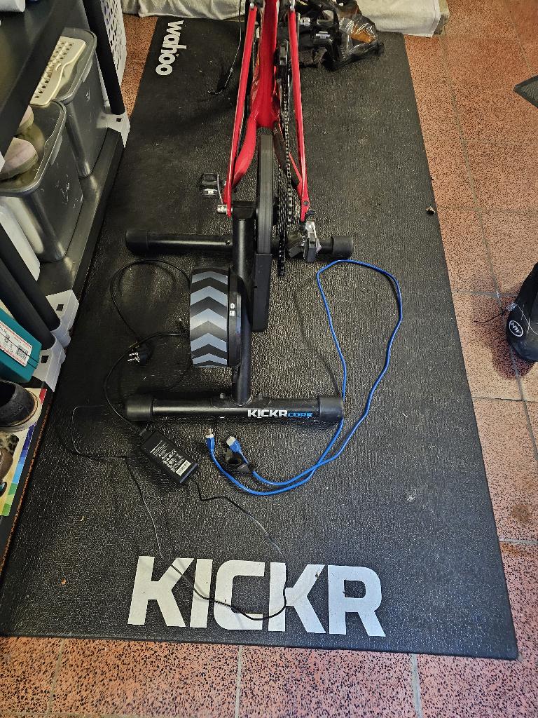 Wahoo KICKR CORE + SCHERM + PAD, Fietsen en Brommers, Fietsaccessoires | Overige Fietsaccessoires, Ophalen, Gebruikt, .