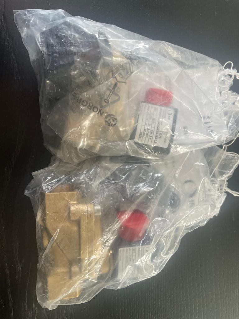 IMI Buschjost magneetventiel 24V nieuw, Hobby en Vrije tijd, Elektronica-componenten, Ophalen, Nieuw