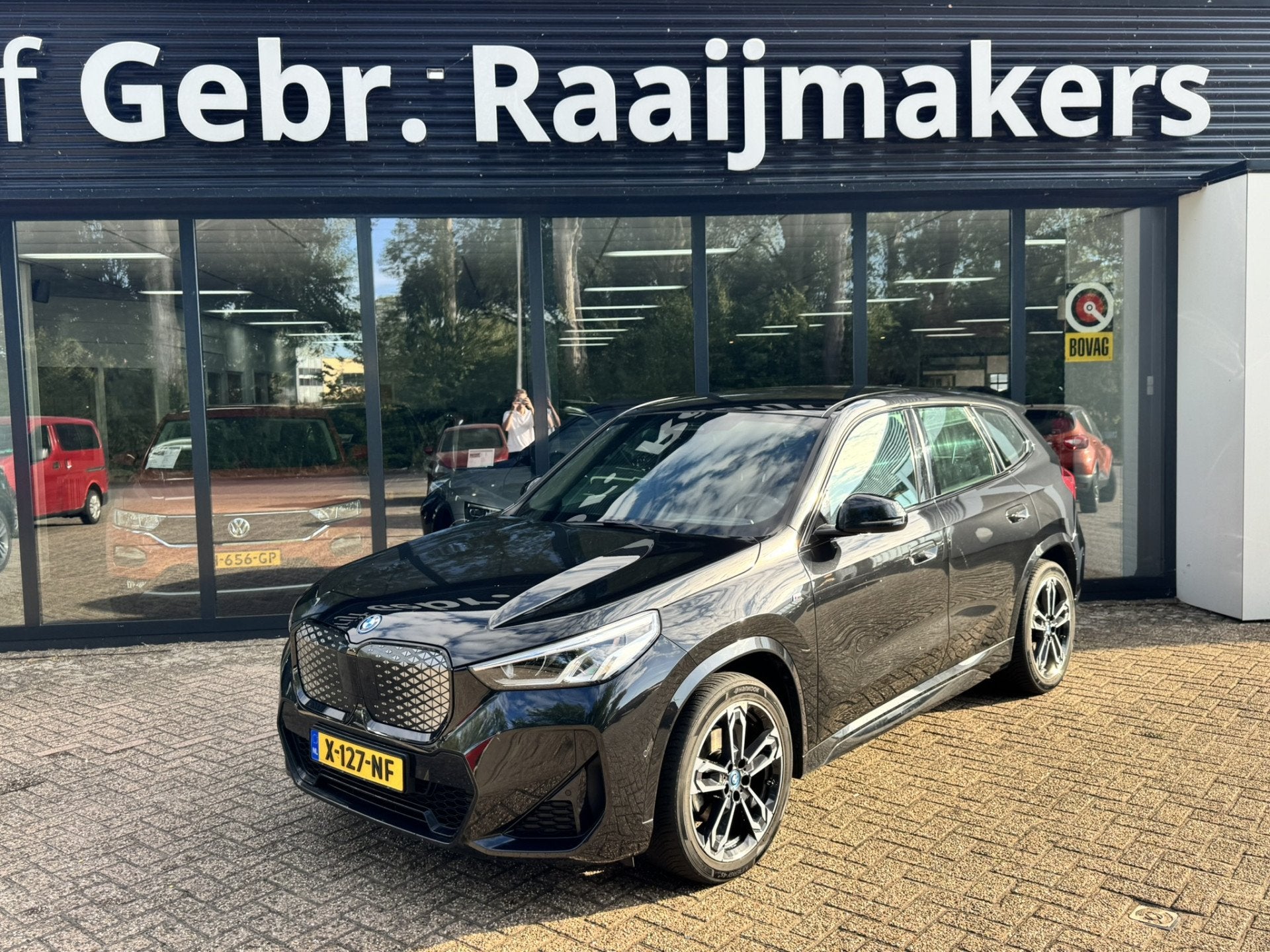 BMW iX1 eDrive20 67 kWh*Navigatie*M-pakket*Camera*100SOH*, Autos, Achat, Détection des panneaux routiers, 750 kg, Entreprise