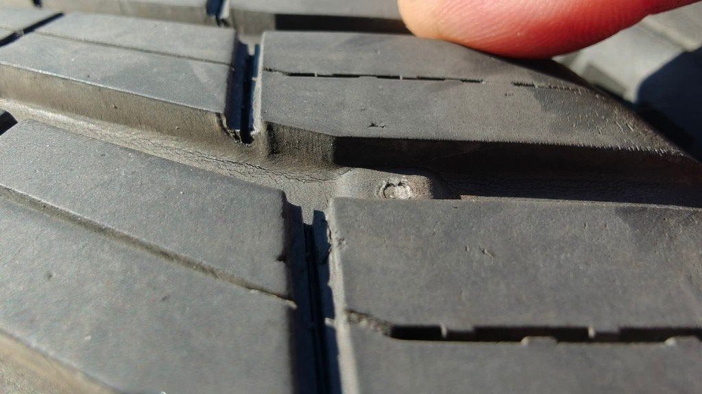 Pneus continental, Auto-onderdelen, Banden en Velgen, Gebruikt, 235 mm, All Season, Band(en)