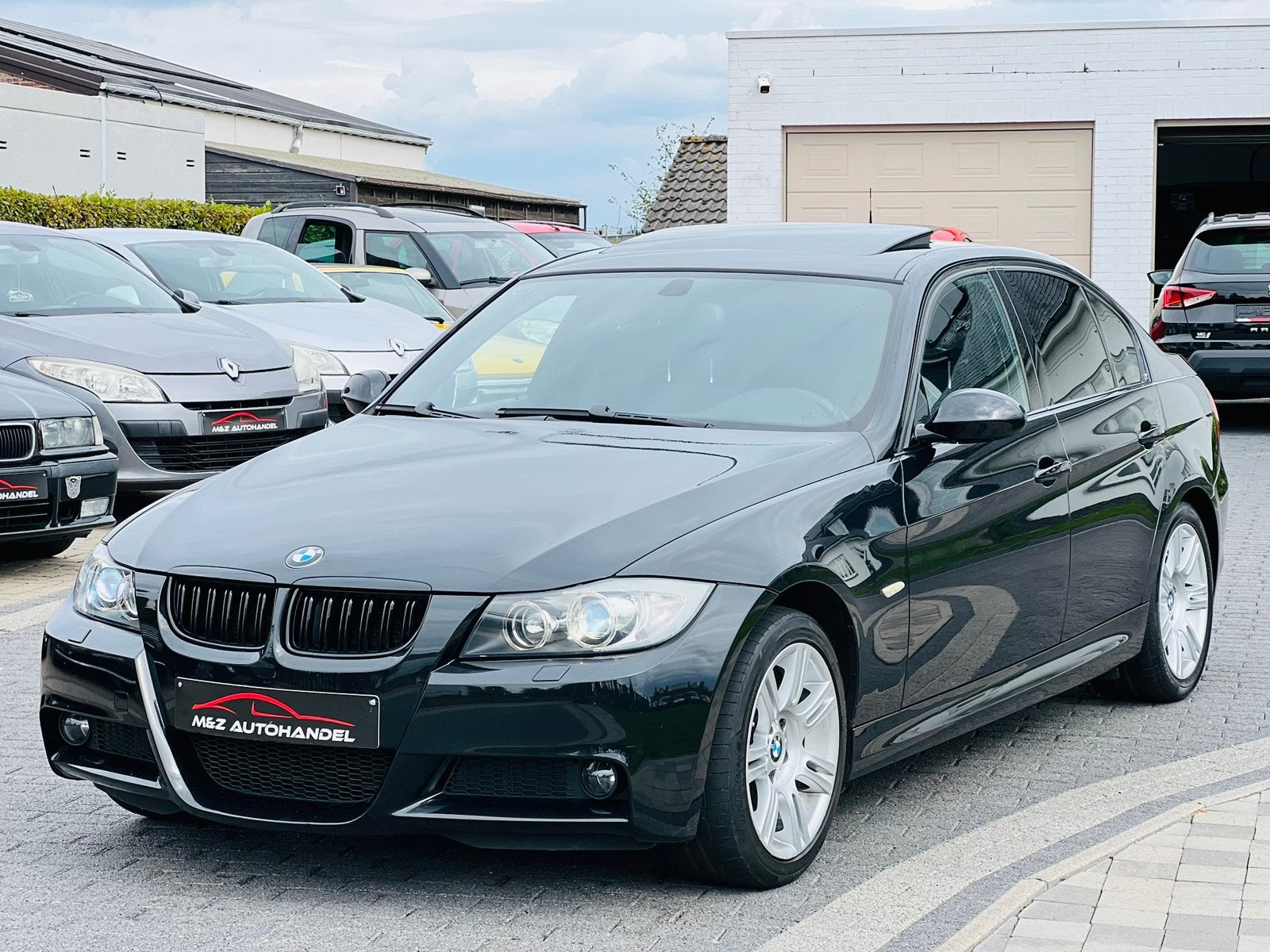 BMW 320i * M PAKKET * M PACK * BENZINE * XENON * OPEN DAK *, Auto's, BMW, 4 deurs, 1995 cc, Zwart, Alcantara