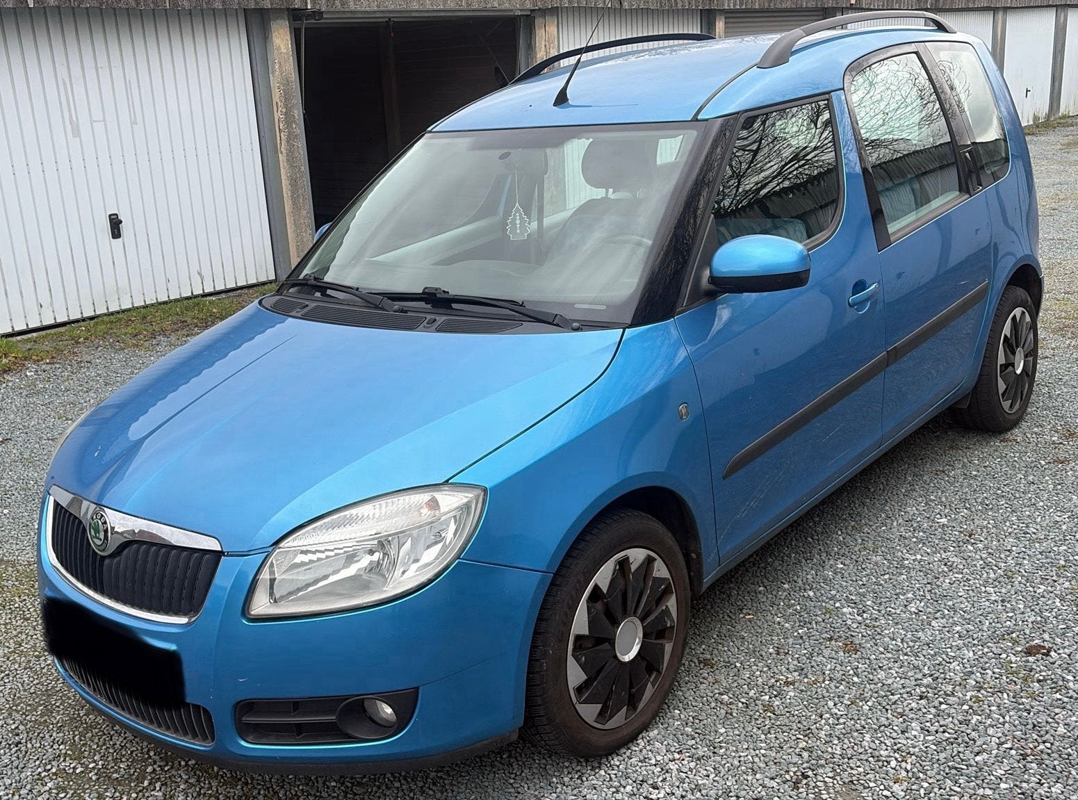Skoda Roomster 1.4 benzine, Voorwielaandrijving, Zwart, Blauw, Roomster