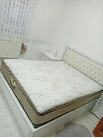Queensize matras, Ophalen, Gebruikt, Twijfelaar, Matras