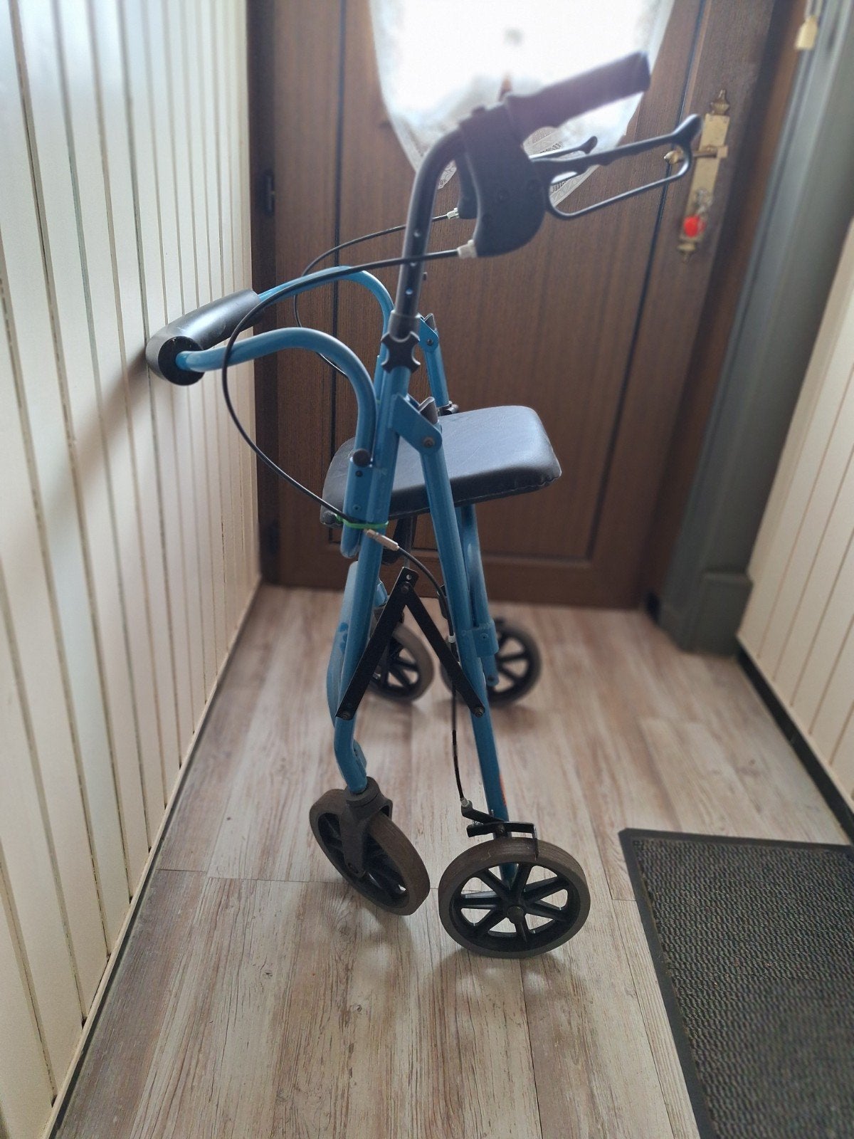 Rollateur Bleu avec siege, Enlèvement ou Envoi, Poids léger, Comme neuf