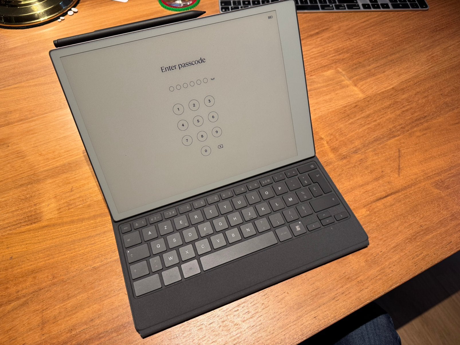 reMarkable Paper Pro + Type Folio (AZERTY): in nieuwstaat, Computers en Software, Zwart, Ophalen of Verzenden, Zo goed als nieuw