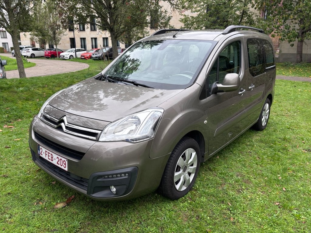 Citroën Berlingo beige 30 000 km Essence, Achat, 72 kW, Boîte manuelle, Beige