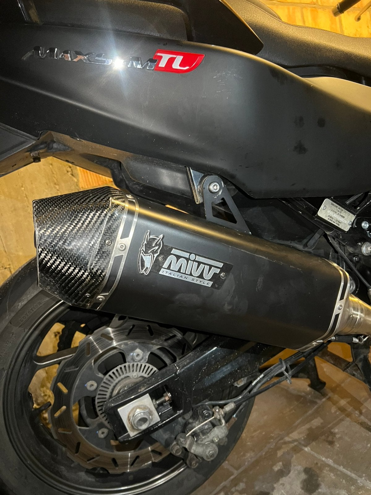 Pot d'échappement MIVV Carbon Sym Maxsym, Motos, Enlèvement