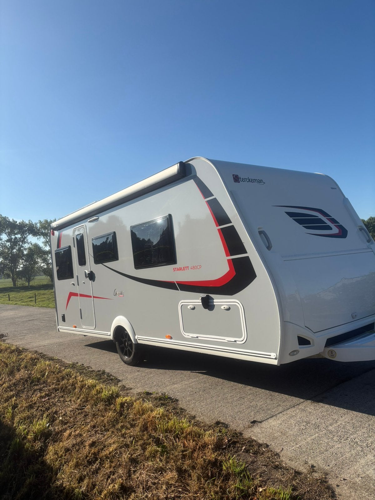 Prachtige  caravan Sterckeman Graphite 2023 =>MOVER<=, Caravanes & Camping, Jusqu'à 4, Sterckeman, Particulier, Lit fixe