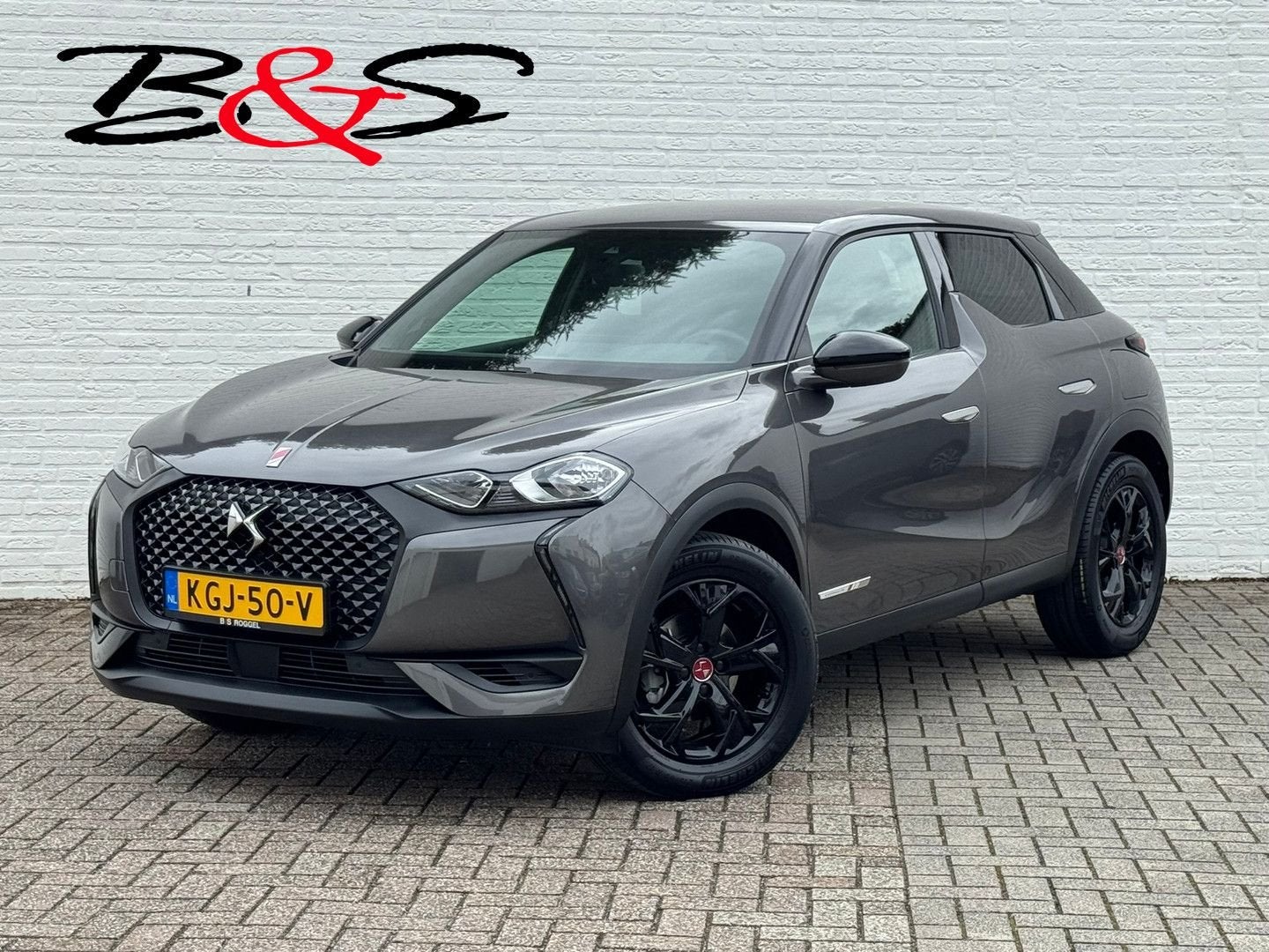 DS Automobiles DS3 Crossback 1.2 PureTech Business Performan, Auto's, Overige Auto's, Bedrijf, Handgeschakeld, Grijs, Navigatiesysteem