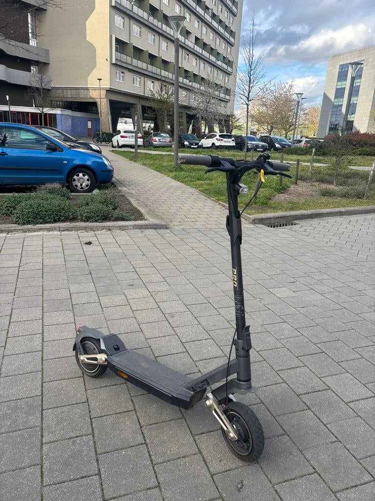 NAVEE ST-3 PRO elektrisch step, Fietsen en Brommers, Steps, Ophalen of Verzenden, Zo goed als nieuw