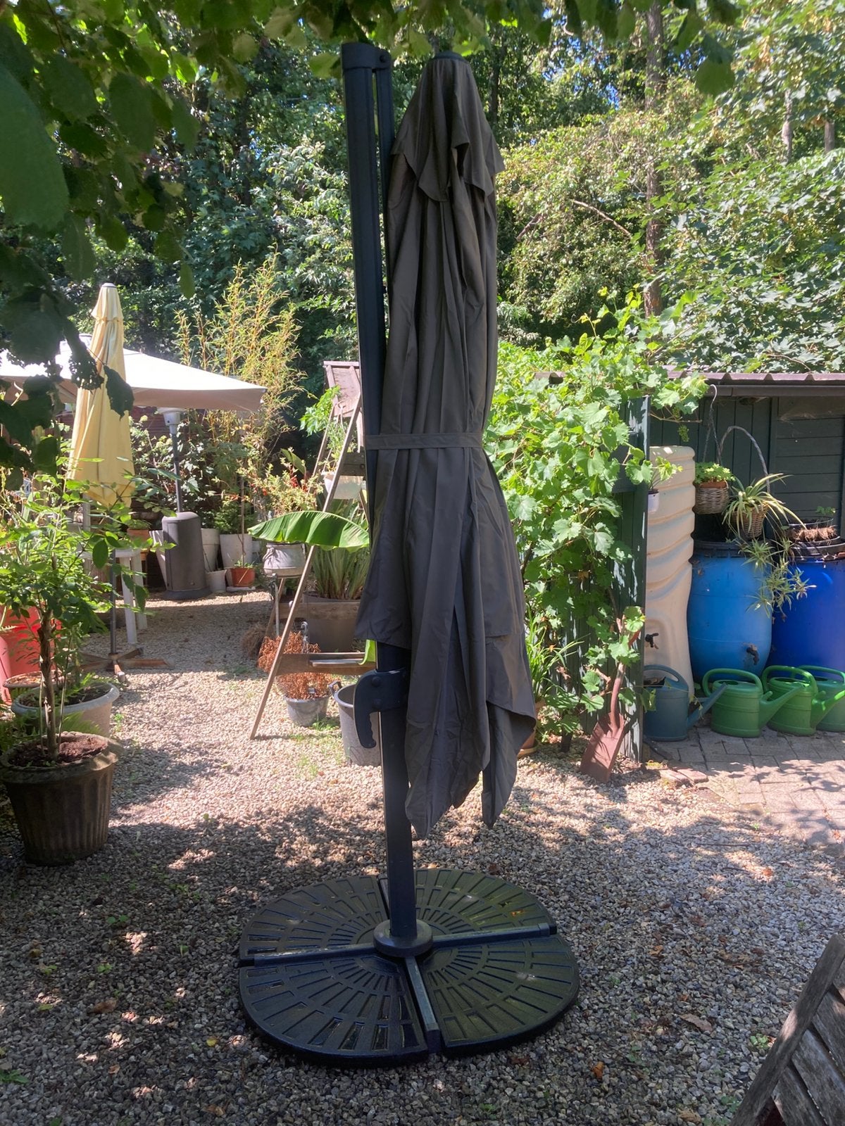 Zweefparasol met 4 gewichten, Tuin en Terras, Parasols, Ophalen, Zo goed als nieuw, Zweefparasol