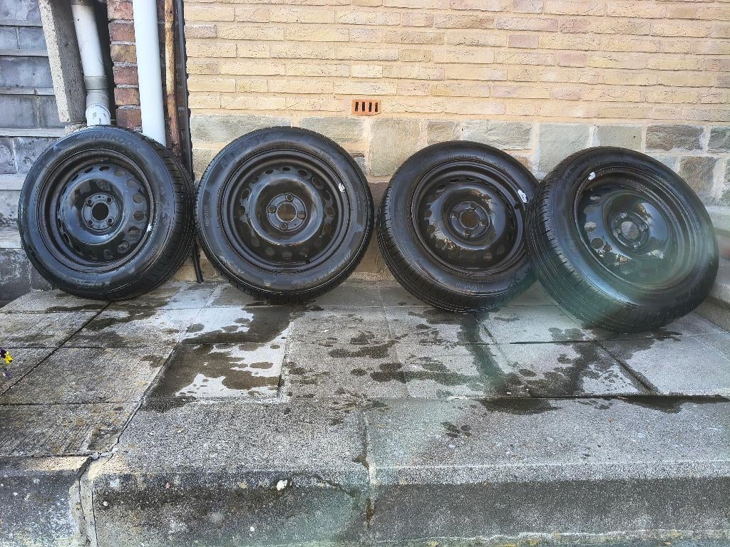 PNEUS ETE 185 60 R15 SUR JANTES - 2000km, Autos : Pièces & Accessoires, Pneus & Jantes, 15 pouces, Pneus été, 185 mm, Pneu(s)