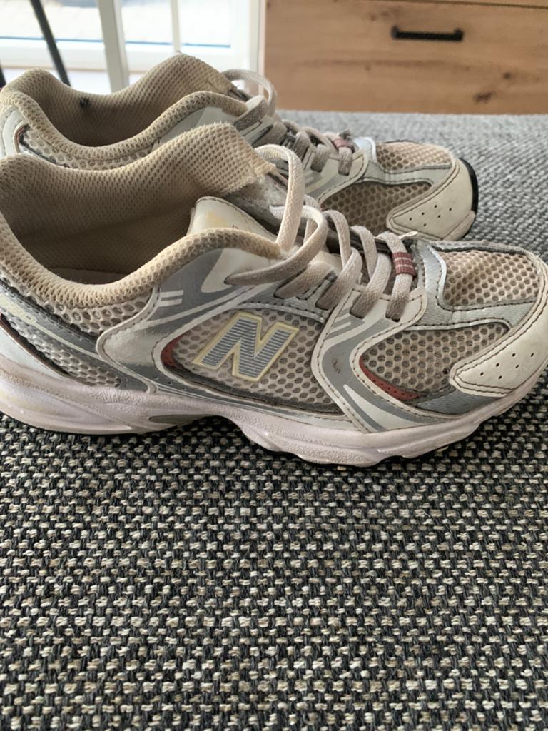 Sneakers. Maat 33. Als Nieuw.  New Balance, Enfants & Bébés, Vêtements enfant | Chaussures & Chaussettes, Enlèvement, Comme neuf