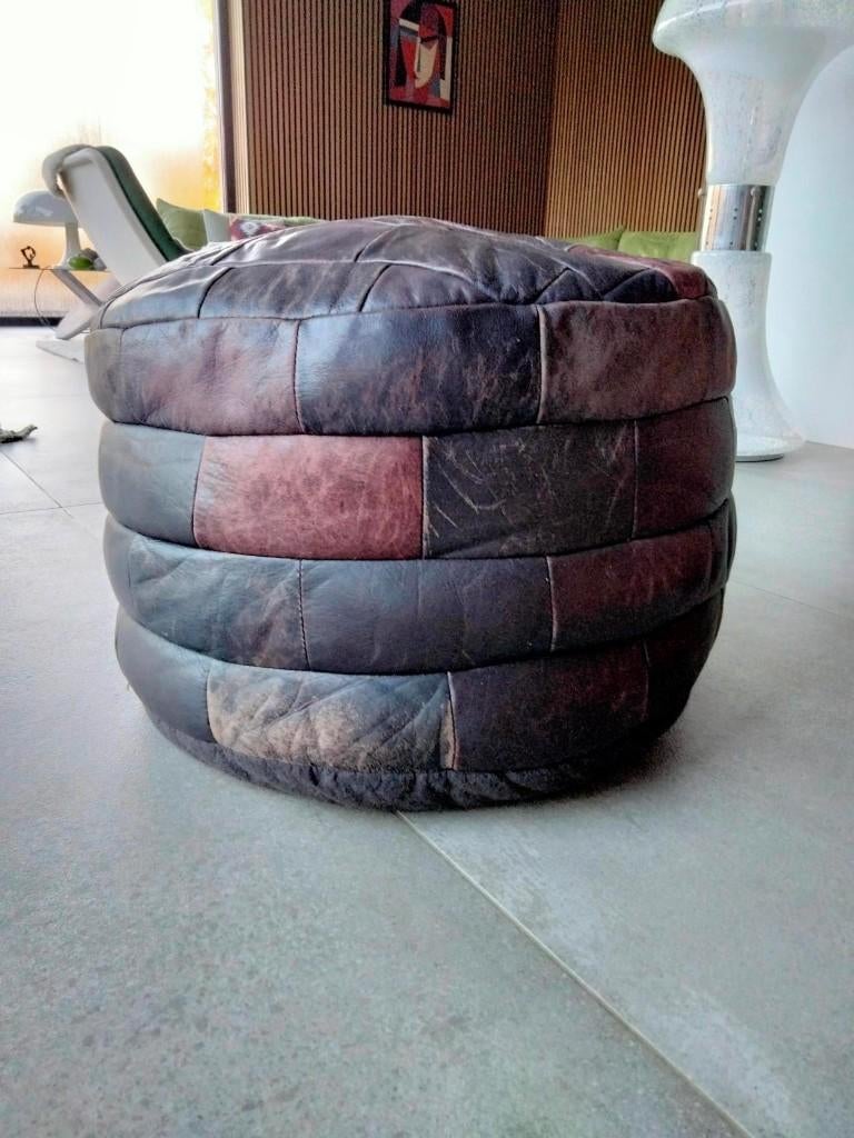 1970s vintage design patchwork poef patine, Huis en Inrichting, Ophalen of Verzenden, Gebruikt, Minder dan 50 cm