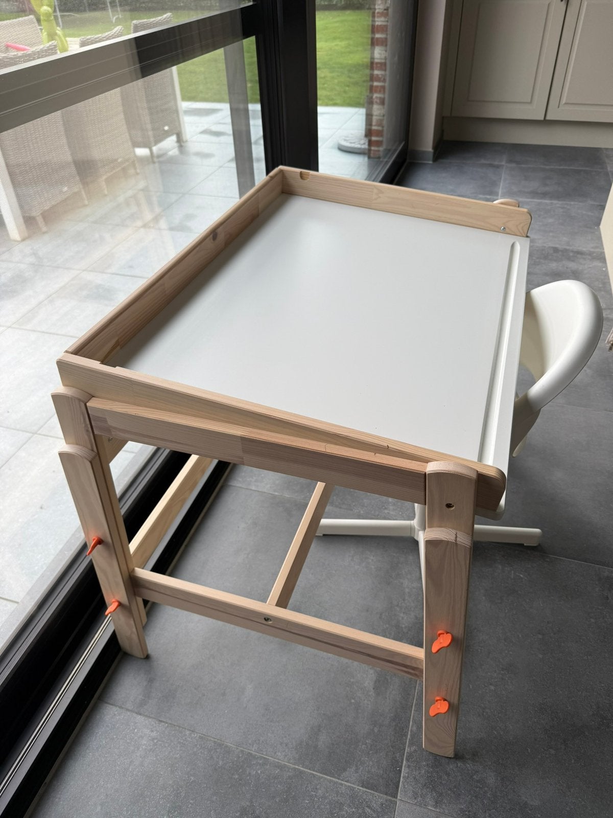 Bureau en stoel, Ophalen, Zo goed als nieuw