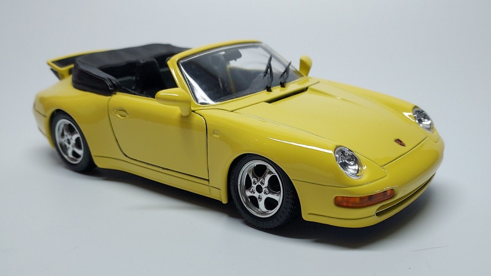 Burago Porsche Carrera 1993, Hobby & Loisirs créatifs, Enlèvement ou Envoi, Comme neuf, Voiture, Burago