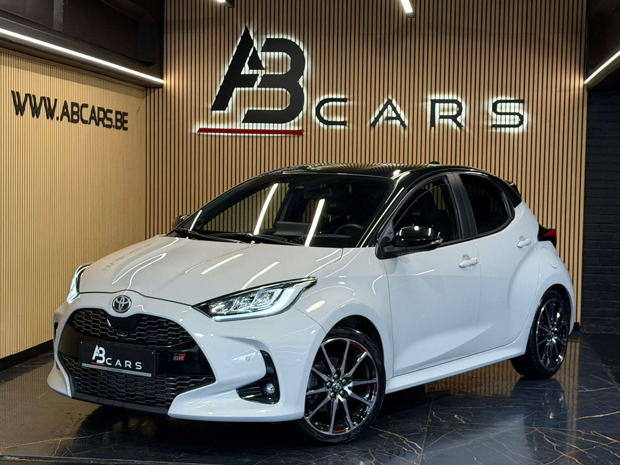 Toyota Yaris Hybrid 1.5i VVT-i * SPORT * FINITION GR * BOÎT, Autos, Anti démarrage, Achat, Euro 6, Entreprise