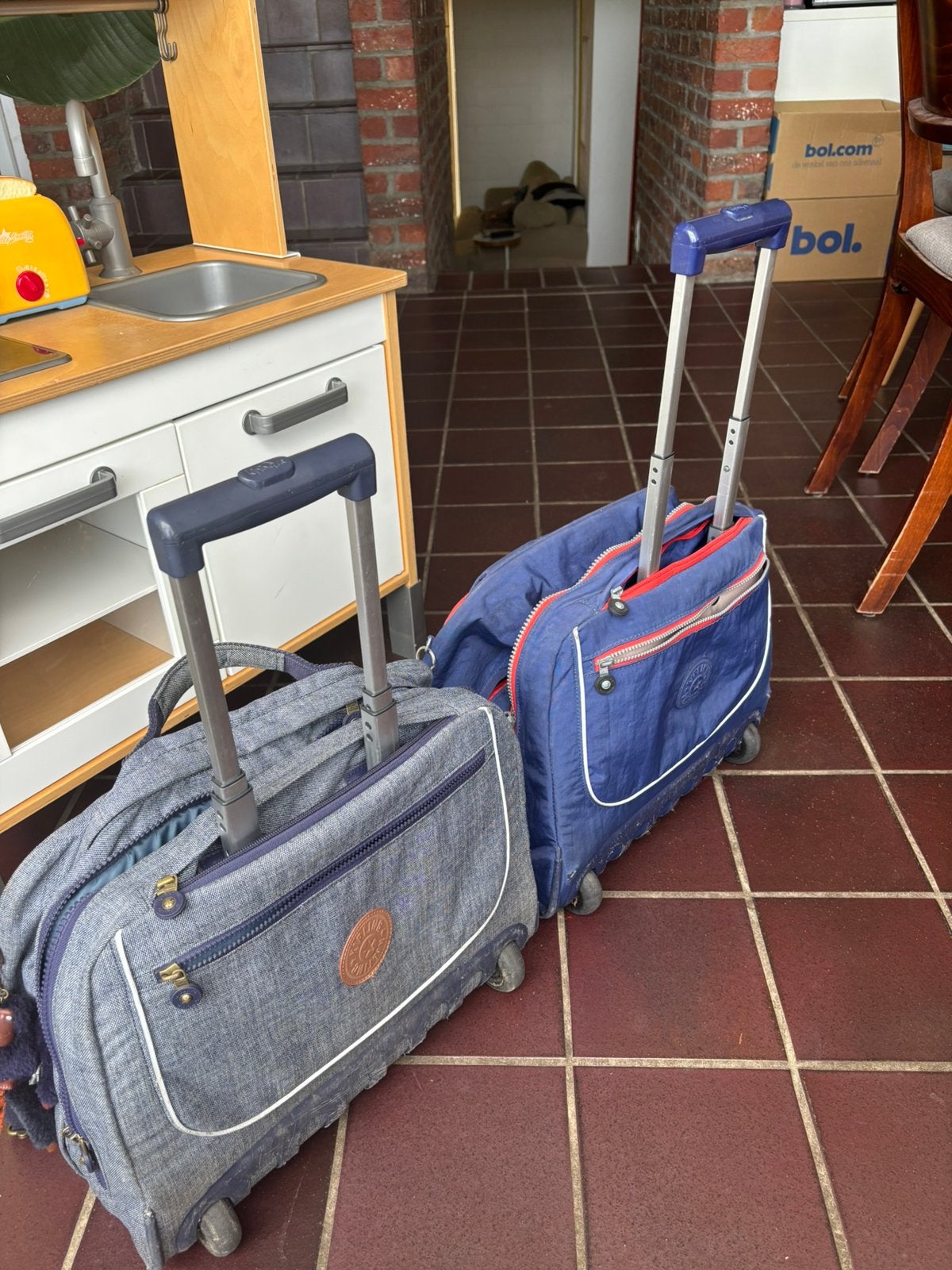 2 schooltassen van kipling, 30 à 40 cm, Enlèvement, Utilisé, Bleu