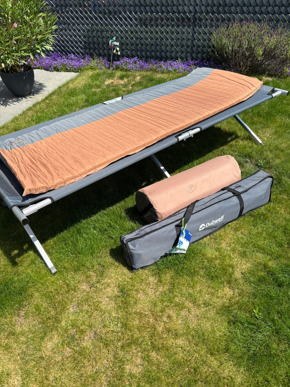 2x veldbedje en 2x matrassen, Caravans en Kamperen, Kampeeraccessoires, Ophalen, Zo goed als nieuw