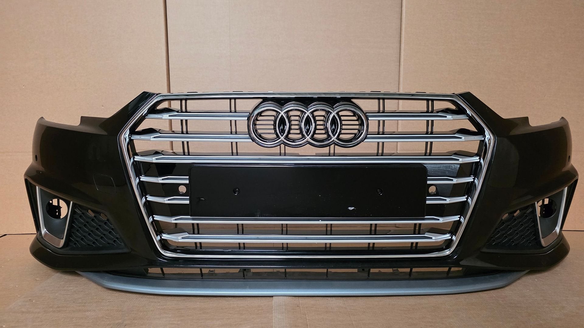 Voorbumper Audi A4 B9 8W S-Line Competition Plus 8W0807437AB, -, Origine de la pièce connue, Utilisé, -