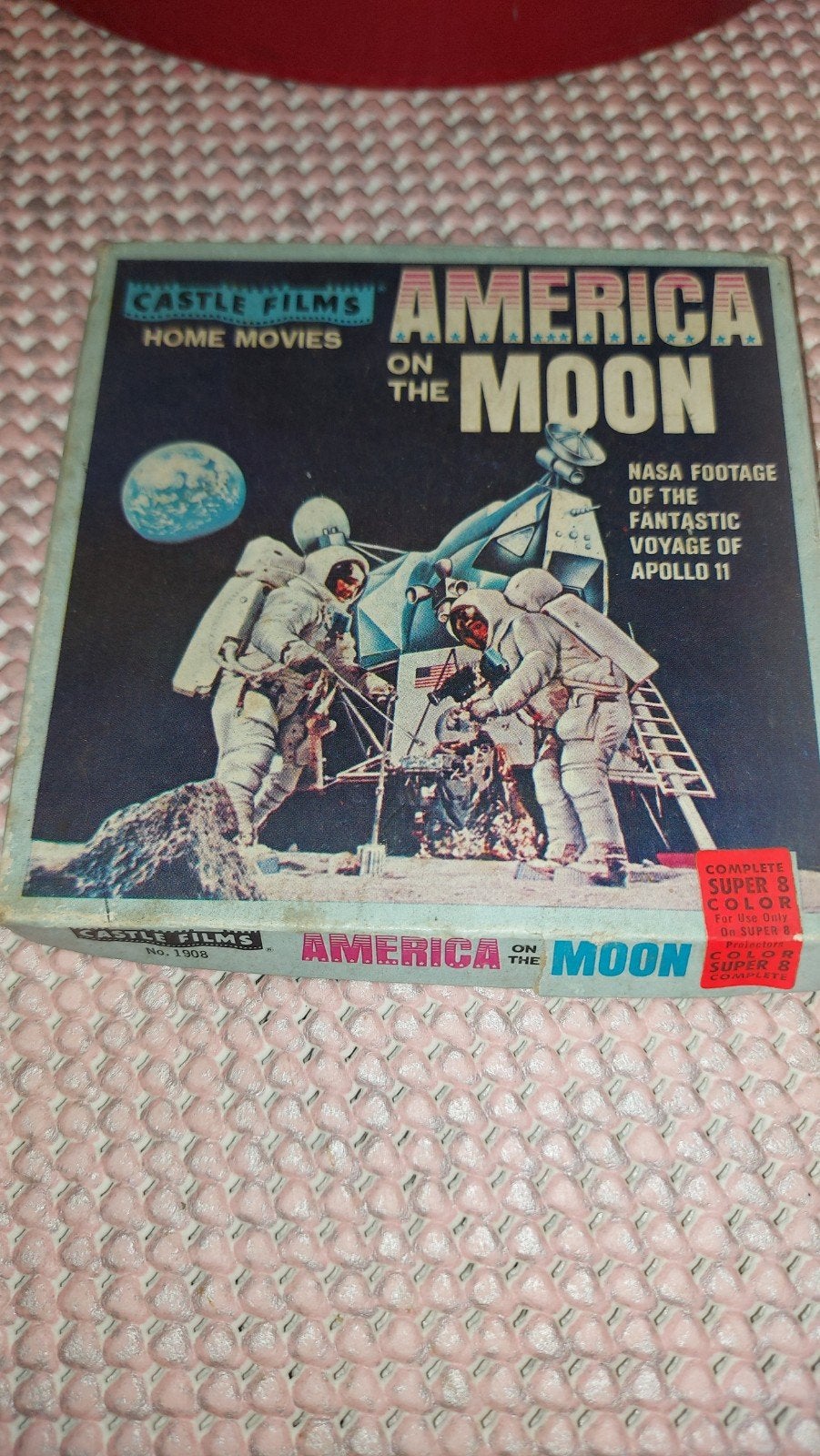 America on the moon, Enlèvement ou Envoi, Film 8 mm