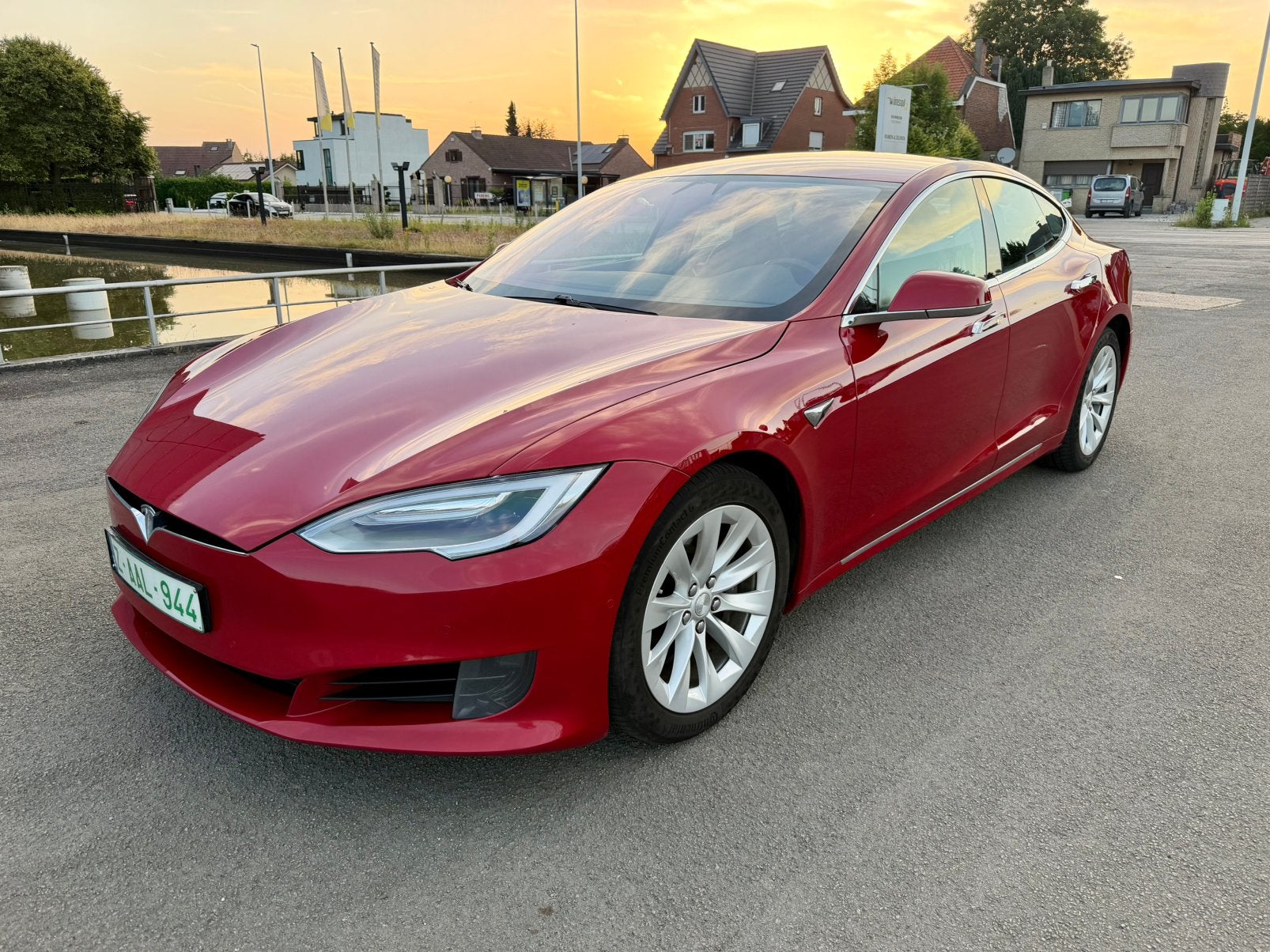 TESLA MODEL S 75D 386.KW. FREE SUPERCHARGE  16999 EUROS TVAC, Autos, Tesla, Rouge, Achat, Model S, Phares entièrement LED